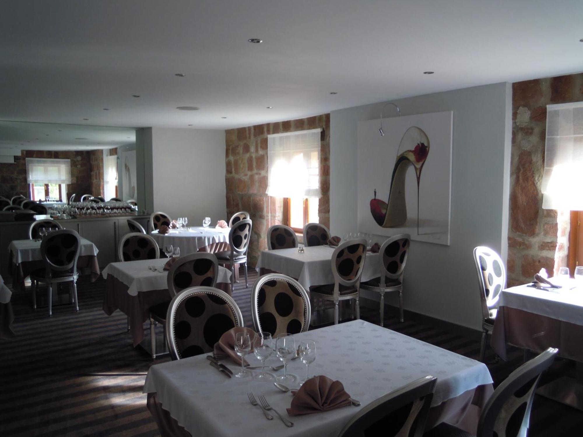 Logis Hotel Le Regal & Spa 생디에데보주 외부 사진