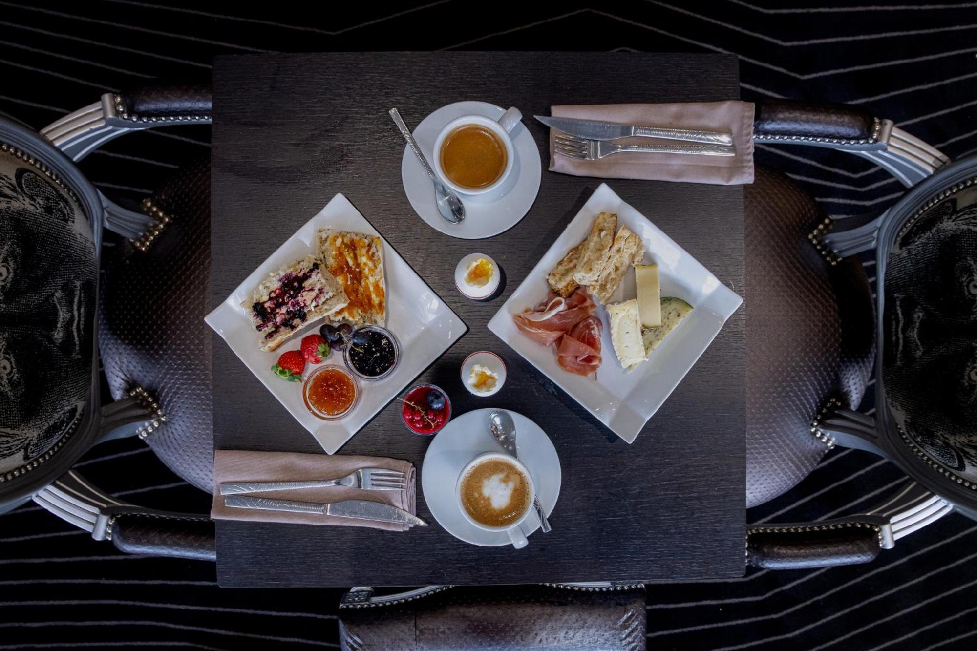 Logis Hotel Le Regal & Spa 생디에데보주 외부 사진