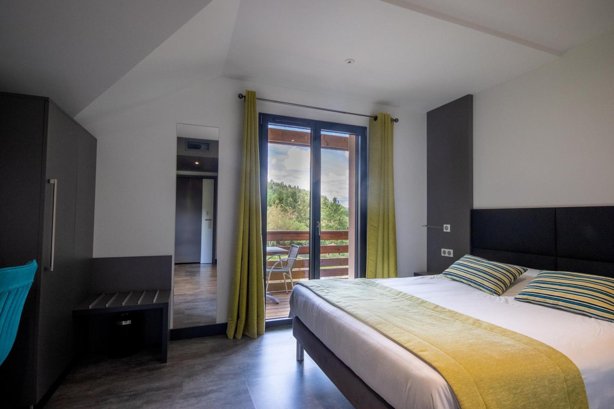 Logis Hotel Le Regal & Spa 생디에데보주 외부 사진