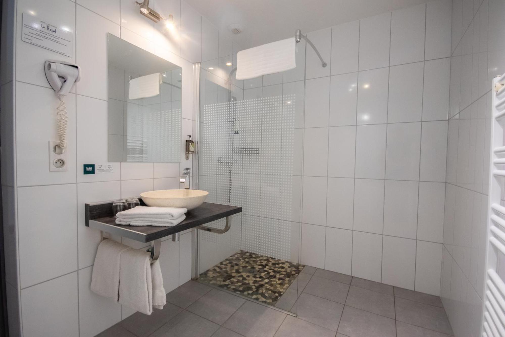 Logis Hotel Le Regal & Spa 생디에데보주 외부 사진