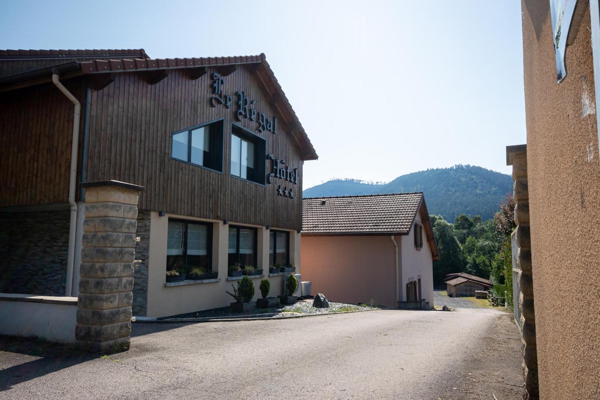 Logis Hotel Le Regal & Spa 생디에데보주 외부 사진